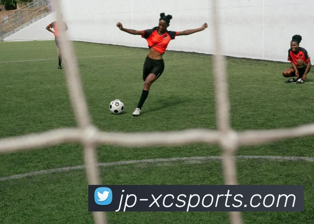 电视足球盛宴：尽享全球赛事精彩瞬间与球迷互动体验